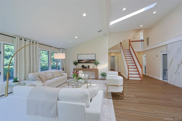 119 Harrow Lane, Manhasset, NY 11030