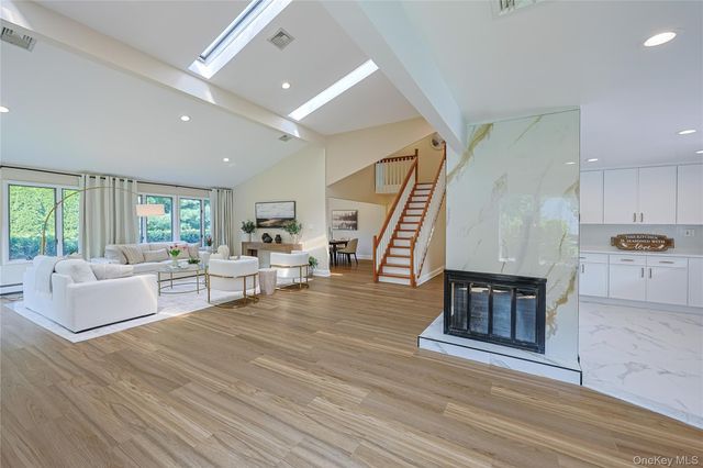 119 Harrow Lane, Manhasset, NY 11030