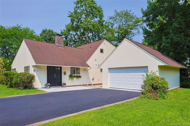 119 Harrow Lane, Manhasset, NY 11030