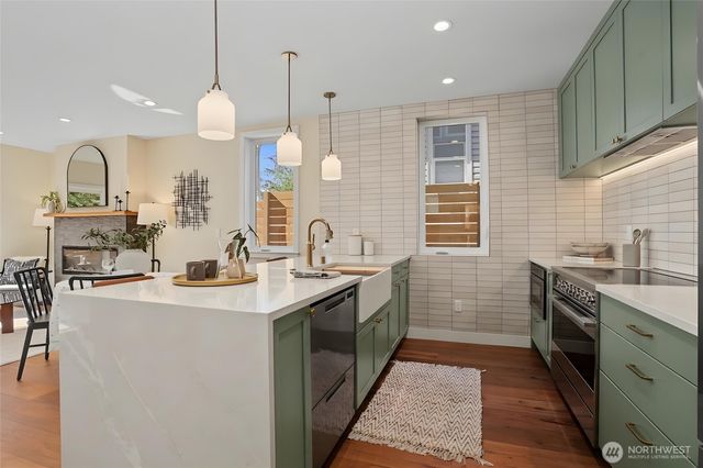 2414 Queen Anne Avenue N, Seattle, WA 98119