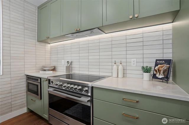 2414 Queen Anne Avenue N, Seattle, WA 98119