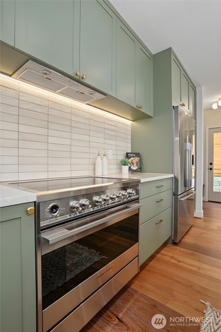 2414 Queen Anne Avenue N, Seattle, WA 98119