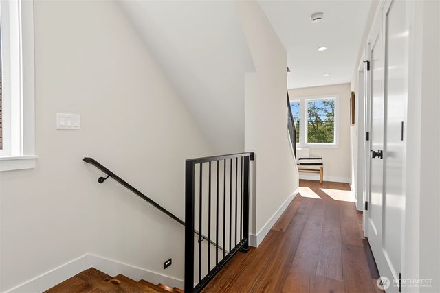 2414 Queen Anne Avenue N, Seattle, WA 98119