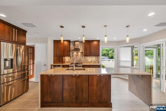 45 Jay Drive, Paramus, NJ 07652