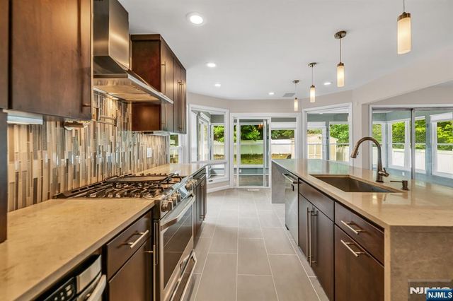 45 Jay Drive, Paramus, NJ 07652