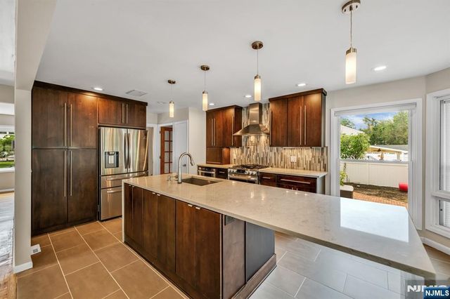 45 Jay Drive, Paramus, NJ 07652
