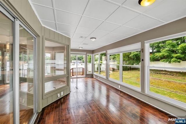 45 Jay Drive, Paramus, NJ 07652