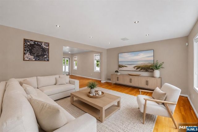 45 Jay Drive, Paramus, NJ 07652