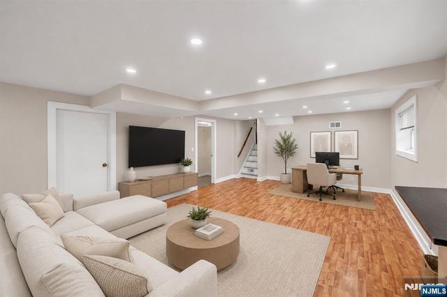 45 Jay Drive, Paramus, NJ 07652