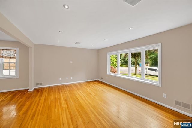 45 Jay Drive, Paramus, NJ 07652