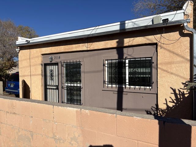 2112 Lead Avenue SE, Albuquerque, NM 87106