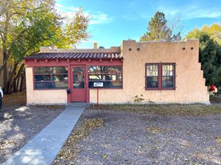 2112 Lead Avenue SE, Albuquerque, NM 87106