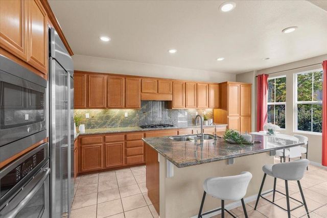 838 Luminara Way, San Marcos, CA 92078
