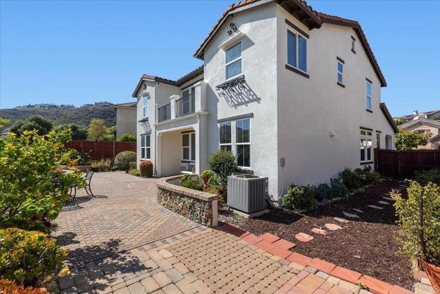 838 Luminara Way, San Marcos, CA 92078