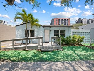 642 NE 3rd Ave, Fort Lauderdale, FL 33304
