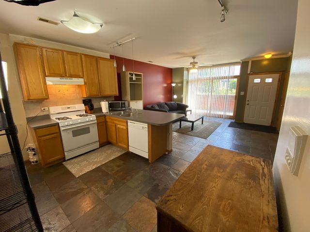 2442 W Fillmore Street, Chicago, IL 60612