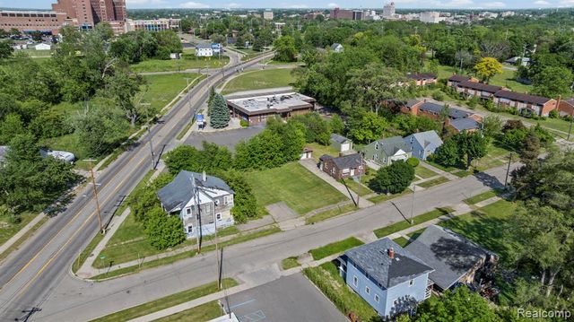 1213 Flushing Road, Flint, MI 48504