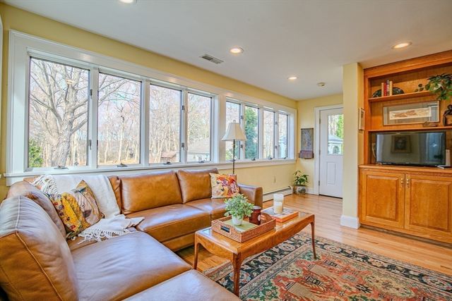 438 Merrimac St., Newburyport, MA 01950