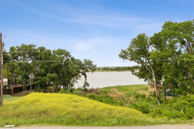 4547 N Shore Drive, The Colony, TX 75056