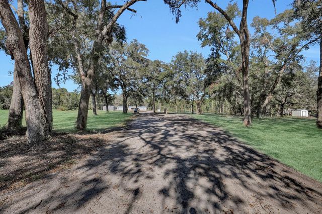 141 WOODS ROAD, San Mateo, FL 32187
