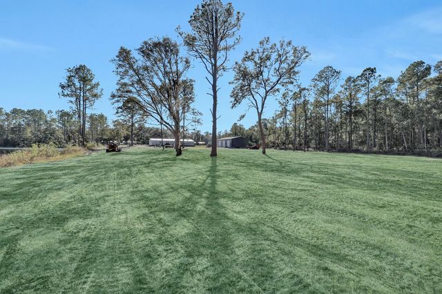 141 WOODS ROAD, San Mateo, FL 32187
