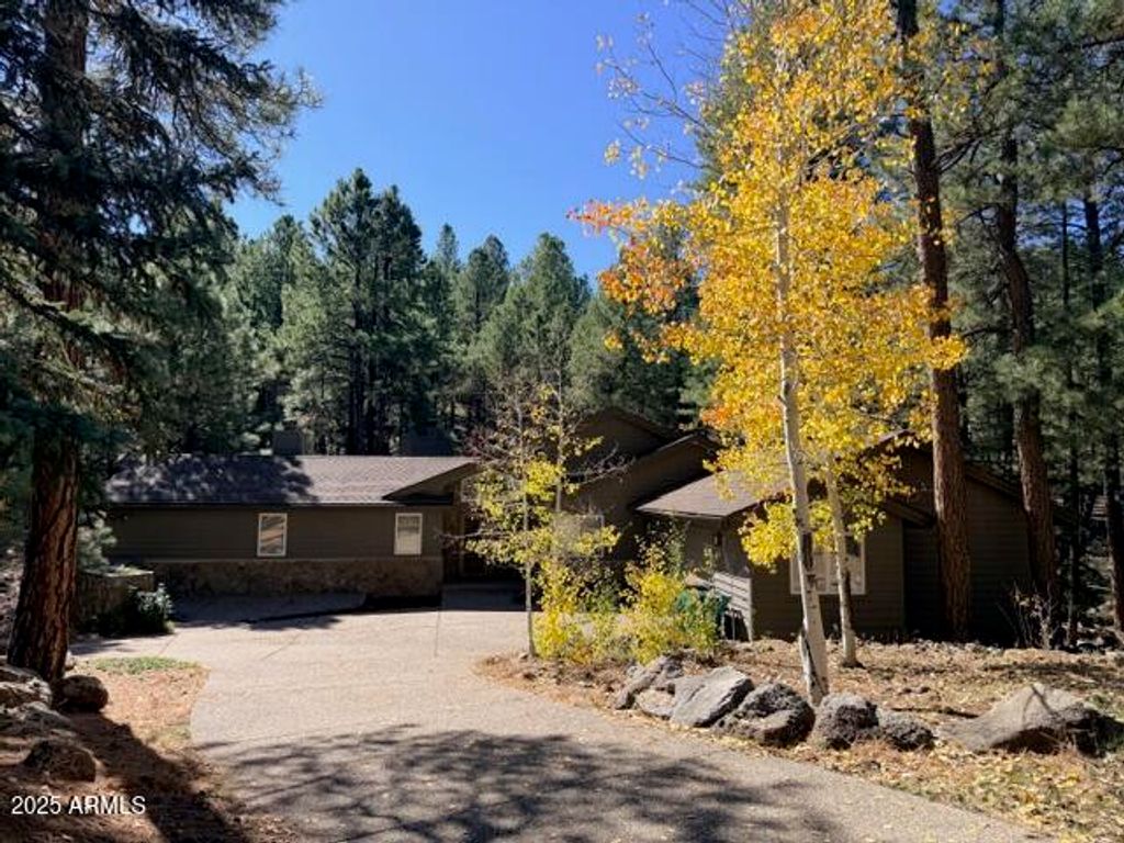 2777 BEAR HOWARD --, Flagstaff, AZ 86005