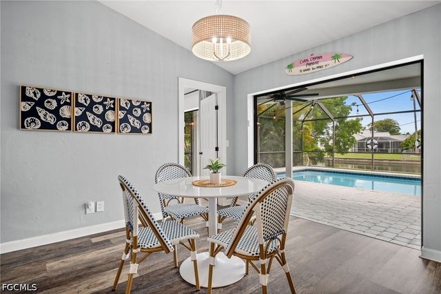 2102 SE 8th ST, Cape Coral, FL 33990