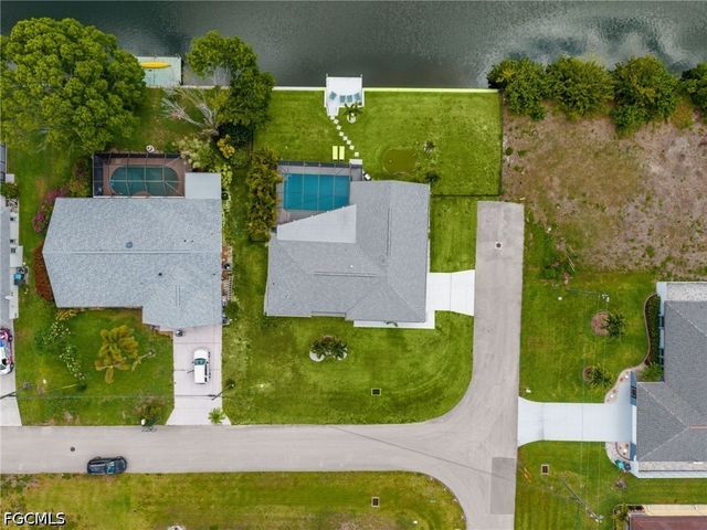 2102 SE 8th ST, Cape Coral, FL 33990