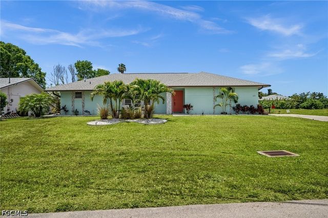 2102 SE 8th ST, Cape Coral, FL 33990
