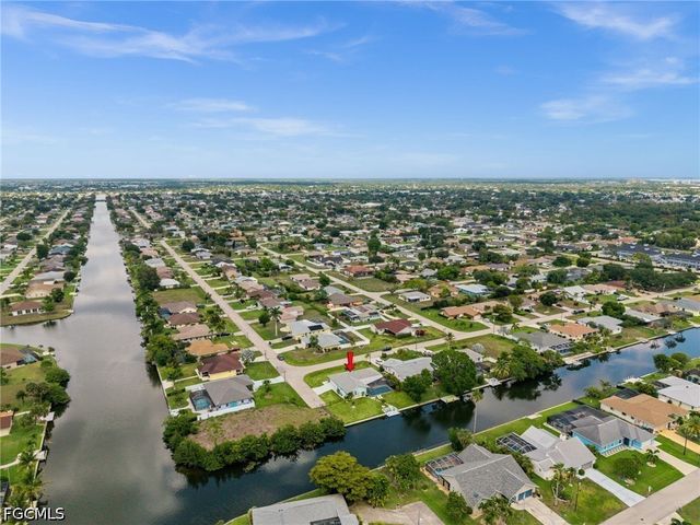 2102 SE 8th ST, Cape Coral, FL 33990