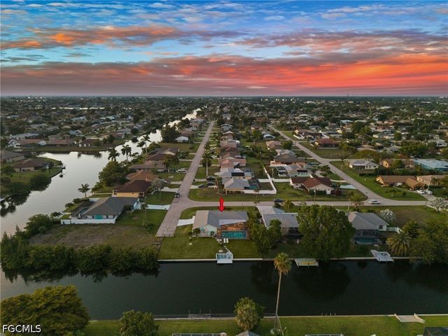 2102 SE 8th ST, Cape Coral, FL 33990