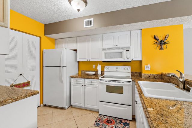 248 VILLAGE Boulevard 3107, Tequesta, FL 33469