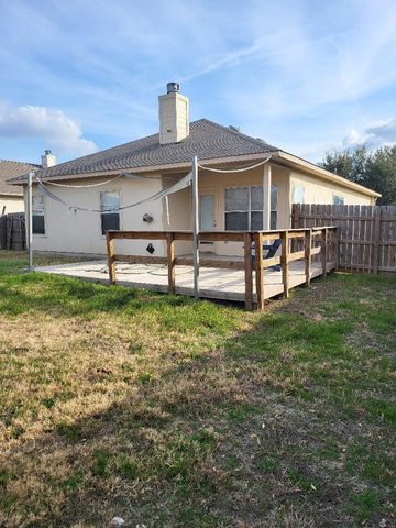 120 Almquist ST, Hutto, TX 78634