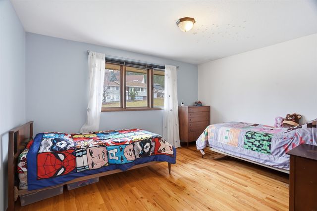 1822 W Toni Rae Dr, Spokane, WA 99208