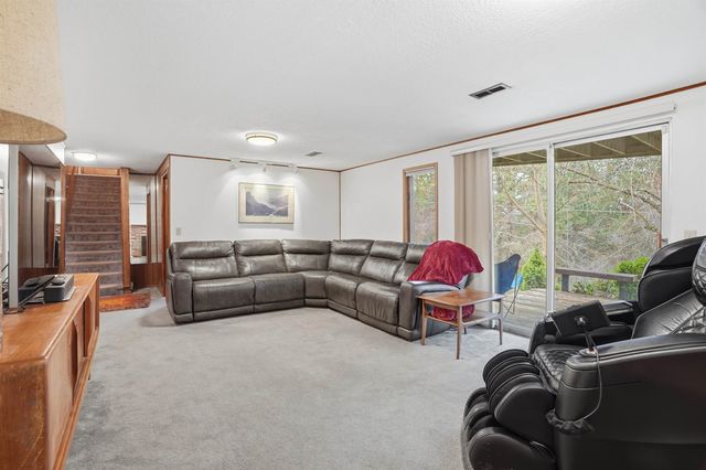 1822 W Toni Rae Dr, Spokane, WA 99208