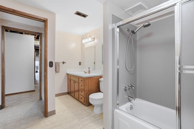 1822 W Toni Rae Dr, Spokane, WA 99208