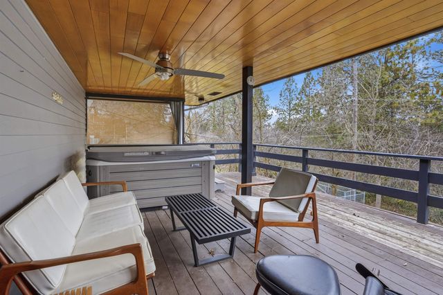 1822 W Toni Rae Dr, Spokane, WA 99208