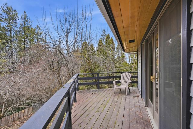 1822 W Toni Rae Dr, Spokane, WA 99208