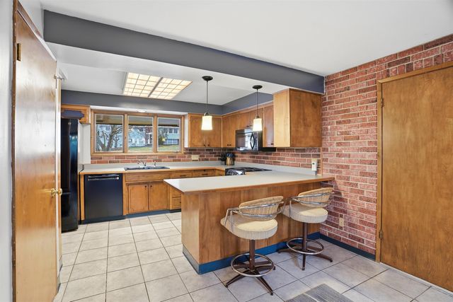 1822 W Toni Rae Dr, Spokane, WA 99208