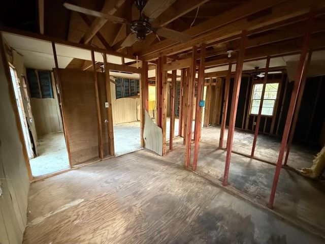 157 Honeysuckle, Livingston, TX 77351