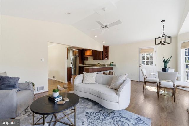 1133 ANESBURY LN, Alexandria, VA 22308