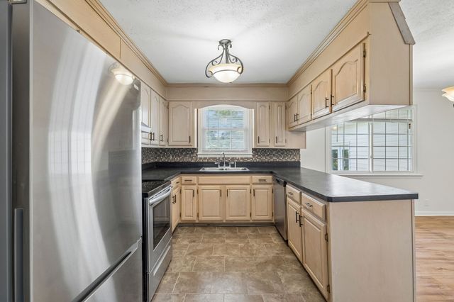 636 Demoss St, Gallatin, TN 37066