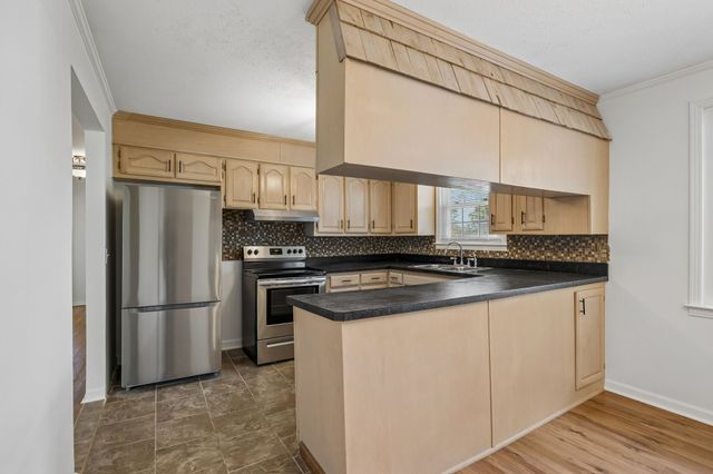 636 Demoss St, Gallatin, TN 37066