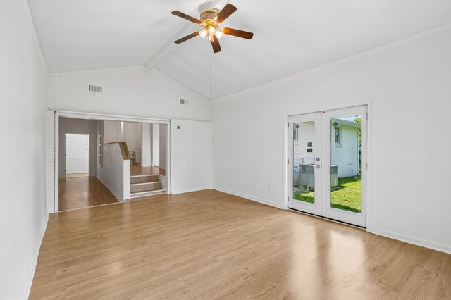 636 Demoss St, Gallatin, TN 37066