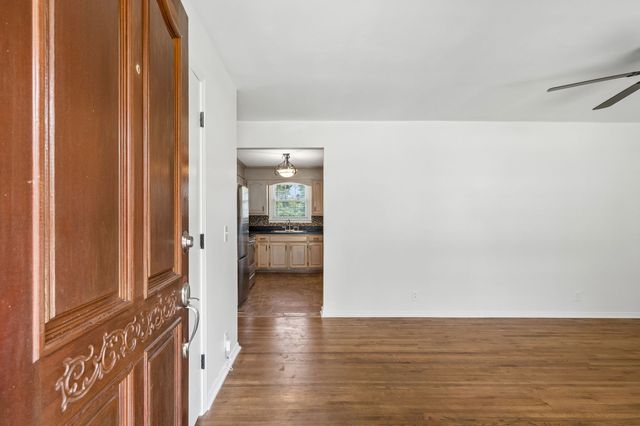 636 Demoss St, Gallatin, TN 37066