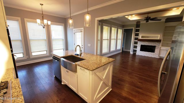 125 Emerald Drive, Brandon, MS 39047