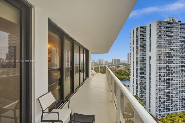 20281 E Country Club Drive 1002, Aventura, FL 33180