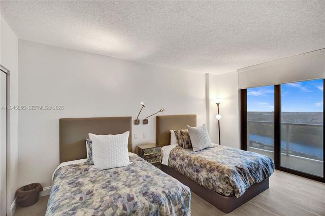 20281 E Country Club Drive 1002, Aventura, FL 33180