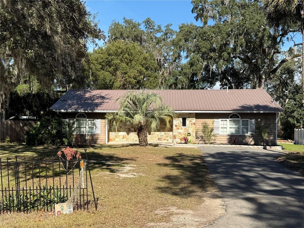 1762 SE 164TH CIRCLE, Ocklawaha, FL 32179