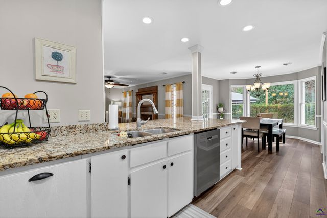 301 Lake Front Drive, Warner Robins, GA 31088